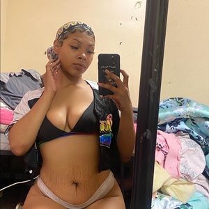 Meet your Posher, Kay